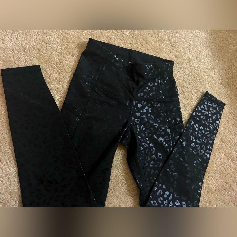 New athletic leggings matte black w glossy black leopard print, pockets, small